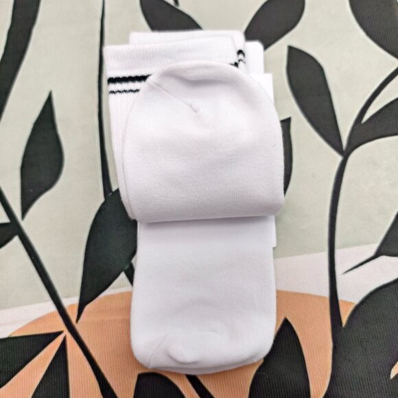 NWT - ALO Yoga Socks 2 Pairs - Picture 4 of 6